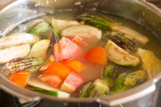 added tomato to pressure cooker