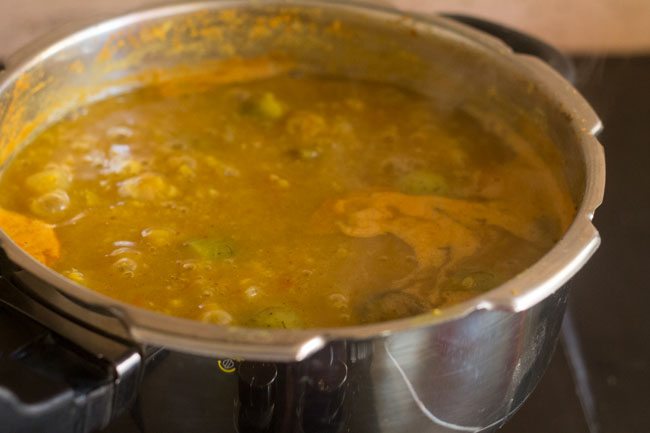simmer the kathirikai sambar