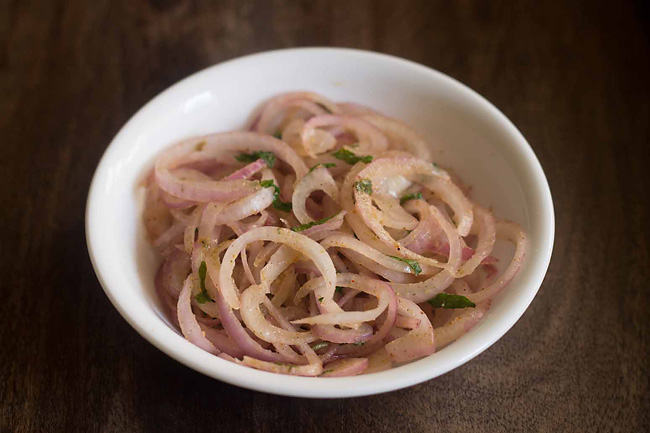 onion lachcha recipe
