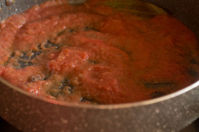 stir and mix tomato puree