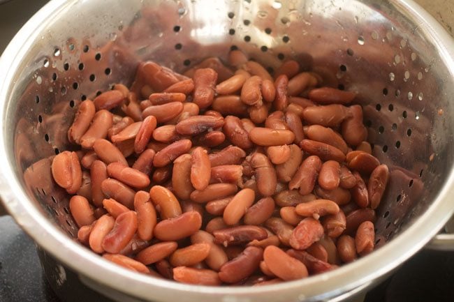 cooked rajma with water drained from them