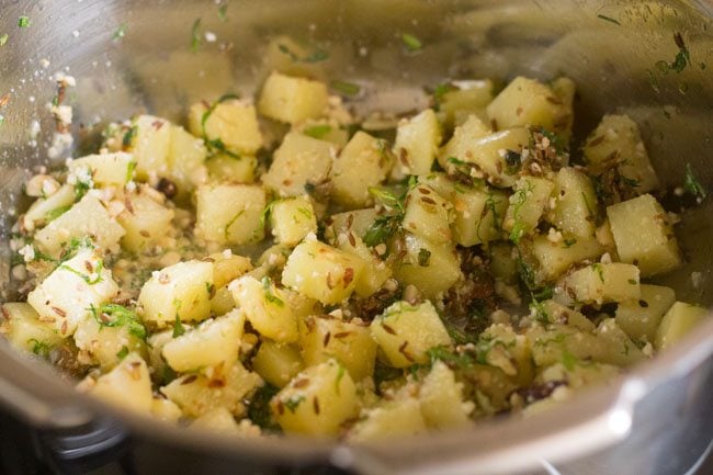 ground peanuts mixed well with the potato mixture. 