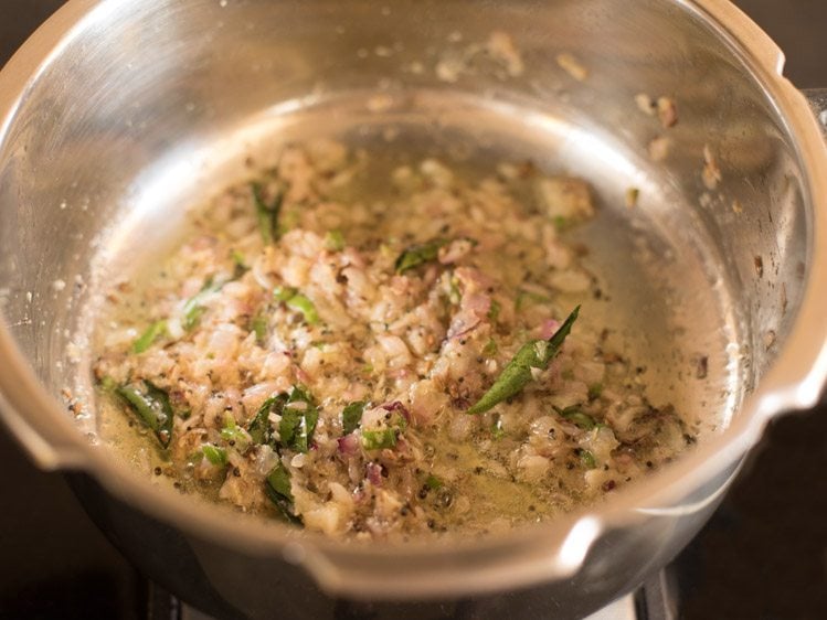 sauteing ginger garlic paste