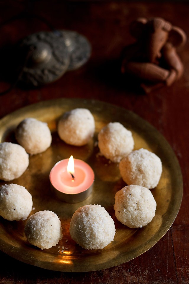 nariyal ladoo, coconut ladoo