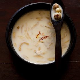 makhane ki kheer served in a black bowl