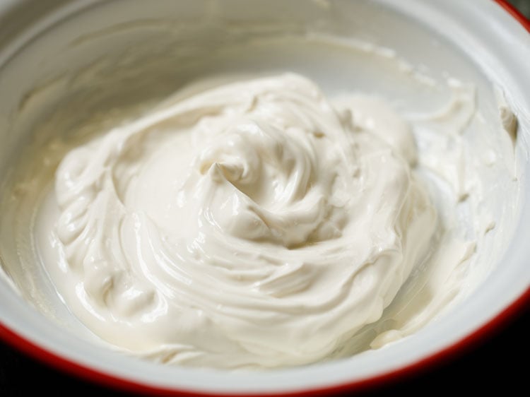 whisked hung curd 