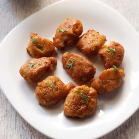 kaddu pakora recipe, pumpkin fritters recipe, kaddu ke pakode recipe