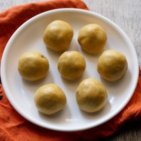 maladu recipe, maa ladoo recipe