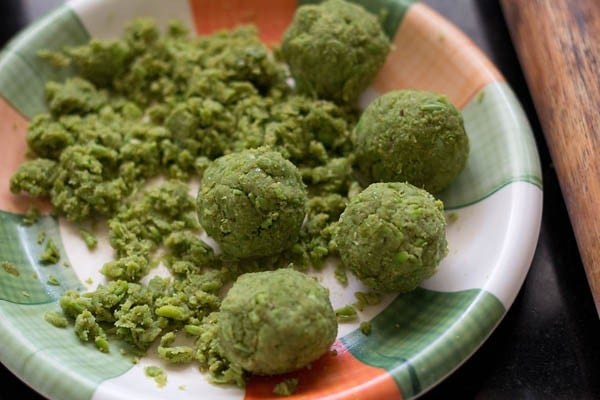 small sized balls made from cooked peas stuffing mixture for motor shutir kochuri. 