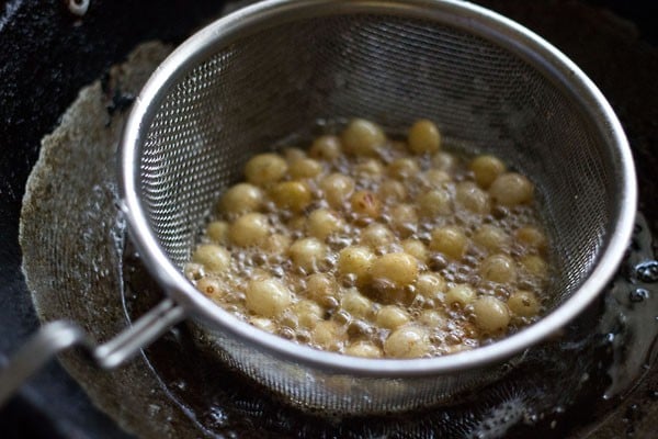 raisins being fried