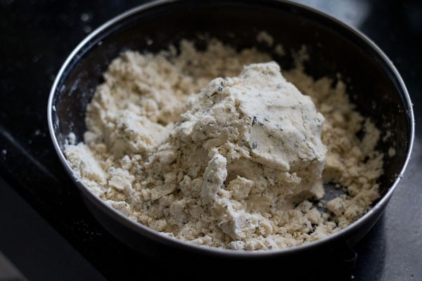 dough to make mathari recipe