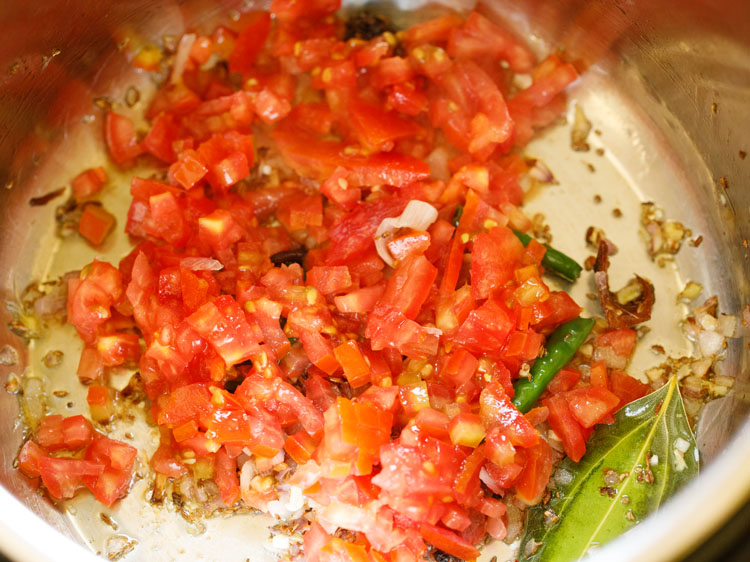 Adding chopped tomatoes to instant pot