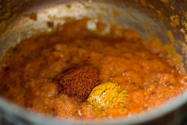 masala para receita de aloo matar