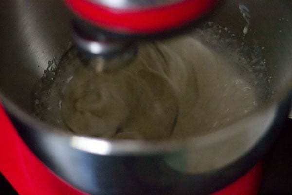 whip cream, icing sugar and vanilla extract