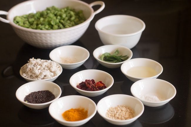 ingredients to make french beans poriyal