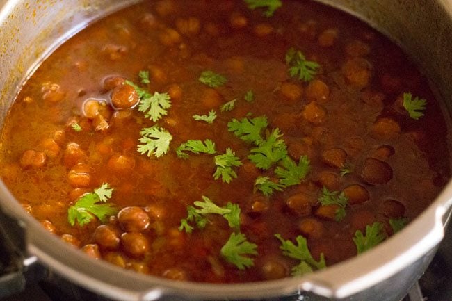 fresh coriander added to black chana masala recipe