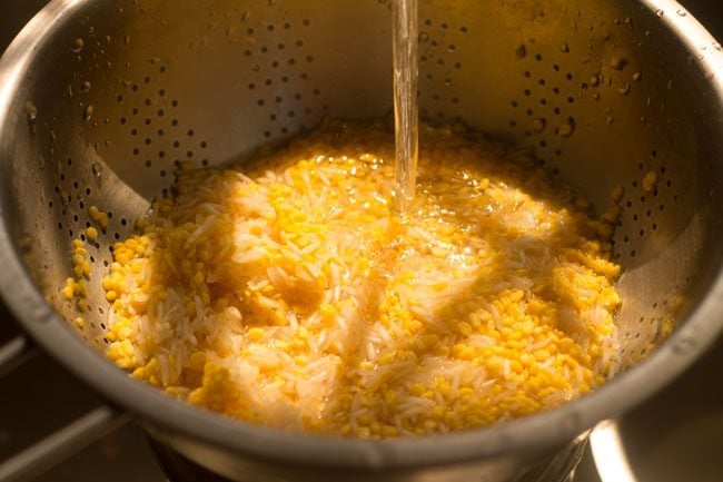 rinsing rice and moong dal in water