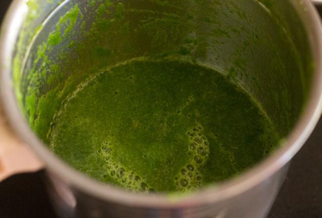 spinach leaves puree prepared