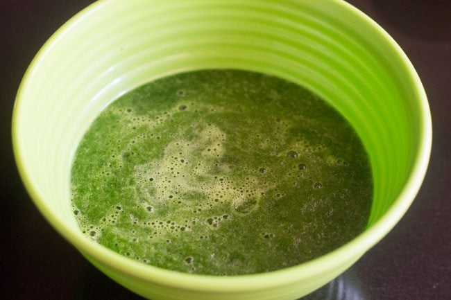 spinach leaves puree in a bowl