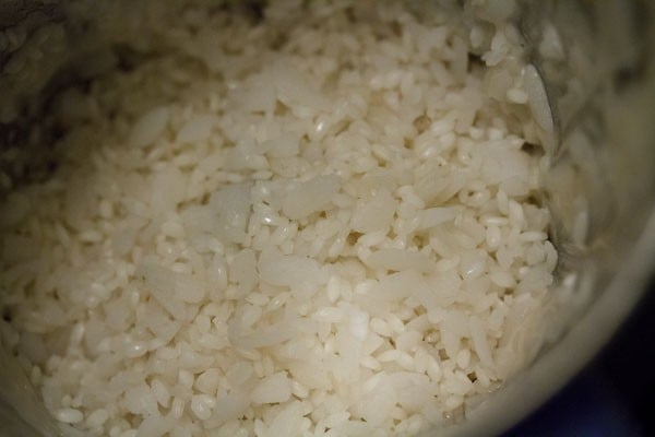 soaked rice and poha in a blender