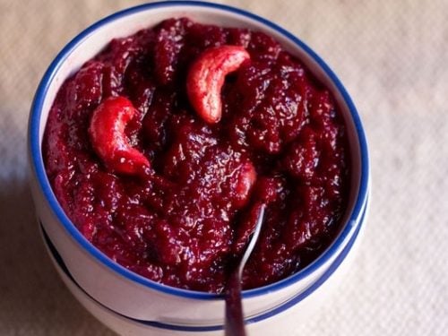 beetroot halwa in a bowl