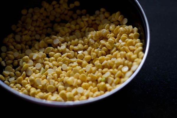 soaked chana dal in a bowl