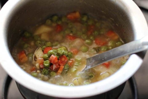 making Kerala veg stew recipe