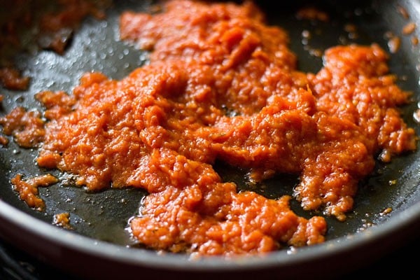 paneer makhani tomato-ginger masala paste in pan