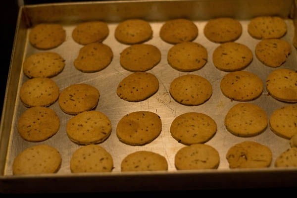 baked papdi in tray. 