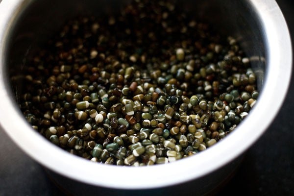 soaked and drained whole urad dal