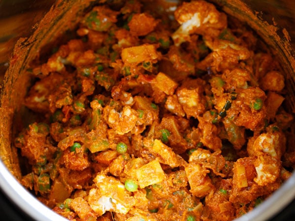 mixing and deglazing after adding vegetables