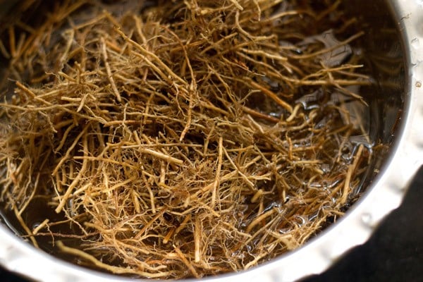 soak khus grass in water