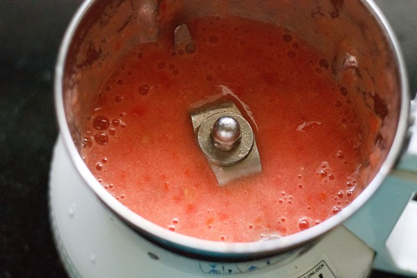 making tomato puree 