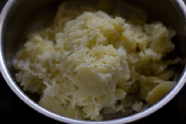 boiled and peeled potatoes 
