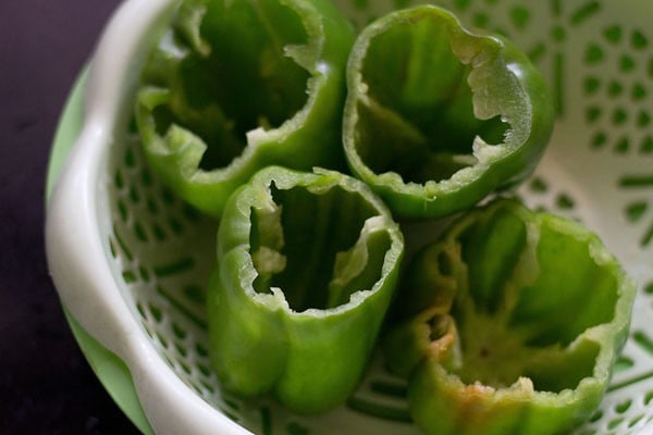 slice the capsicum top