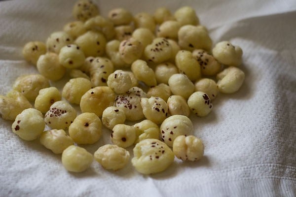 roasted makhana on kitchen paper napkins