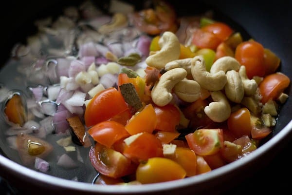 mix ingredients in a saucepan