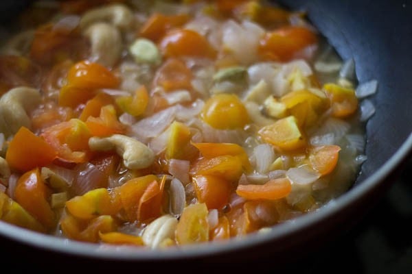 cook tomatoes and onions in the sauce pan