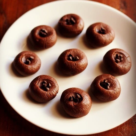 Chocolate Sandesh (With Cocoa Powder)