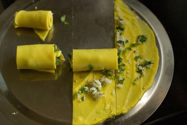 Gujarati khandvi recipe