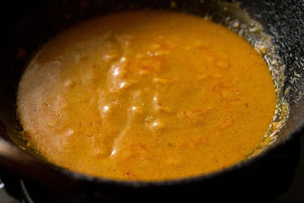 add water to khoya matar makhana masala