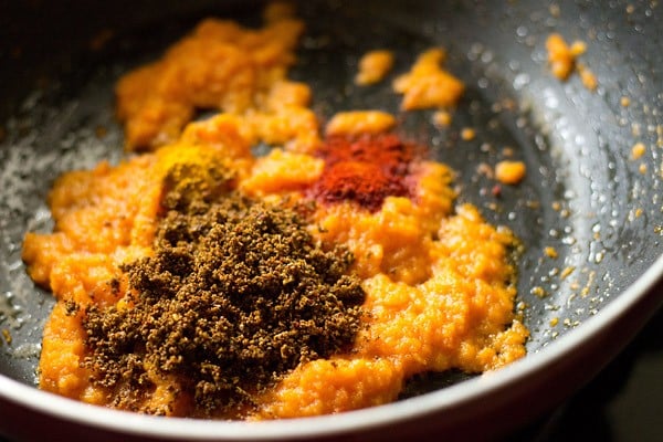 add spices to matki amti masala