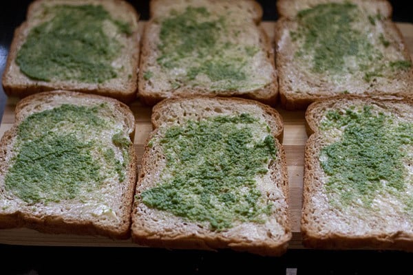 mint-coriander chutney on bread slices