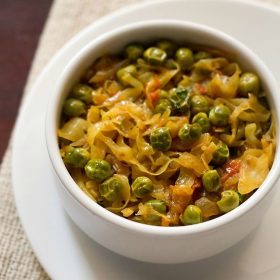 bandh gobhi matar recipe, cabbage green peas recipe