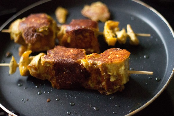 fried achari paneer tikka on pan