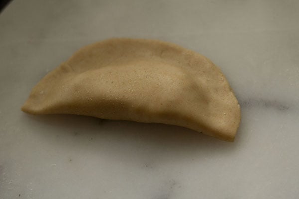 covered and sealed gujiya