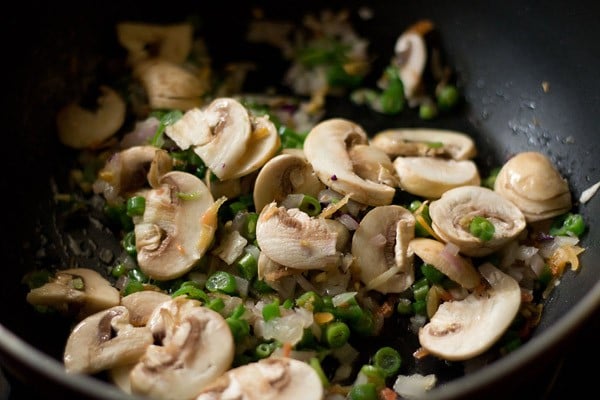 add mushrooms to make vegetable chow mein 