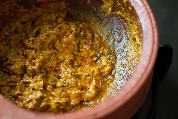 sauteing the veg handi masala paste