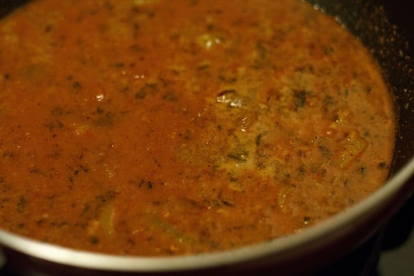 add water to veg Kolhapuri masala