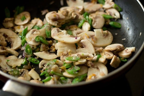 mushrooms with sauteed beans and garlic